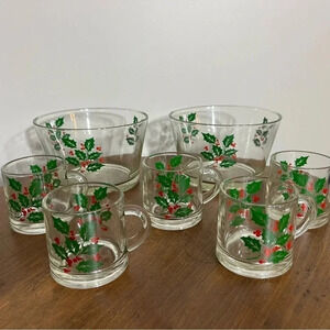 Vintage MCM Holly Berry Christmas‎ Mugs and Ice Bucket/Bowl Set